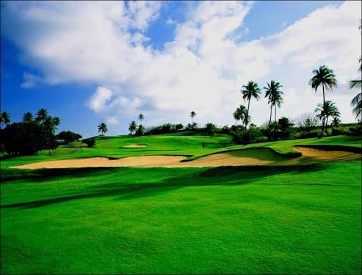 Campos de golf con vista al mar